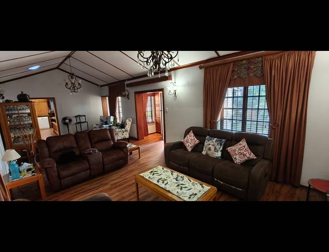 3 BEDROOM TOWNHOUSE FOR SALE IN PROTEA PARK